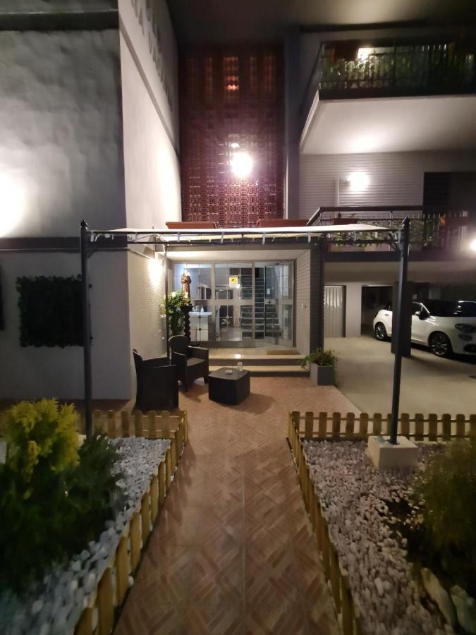 Affittacamere Airport Orio Bergamo Orio al Serio Bagian luar foto