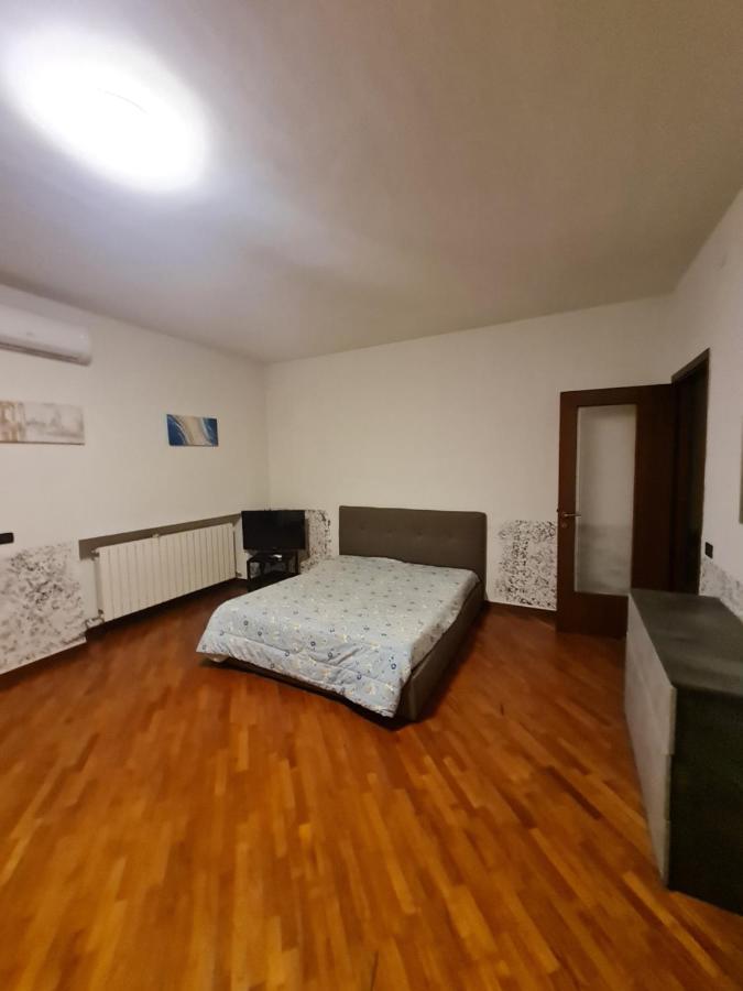 Affittacamere Airport Orio Bergamo Orio al Serio Bagian luar foto
