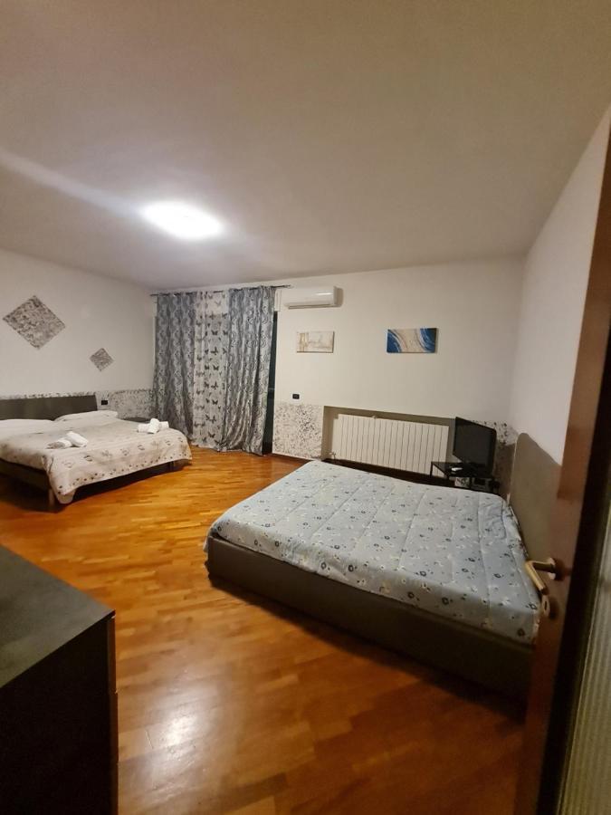 Affittacamere Airport Orio Bergamo Orio al Serio Bagian luar foto