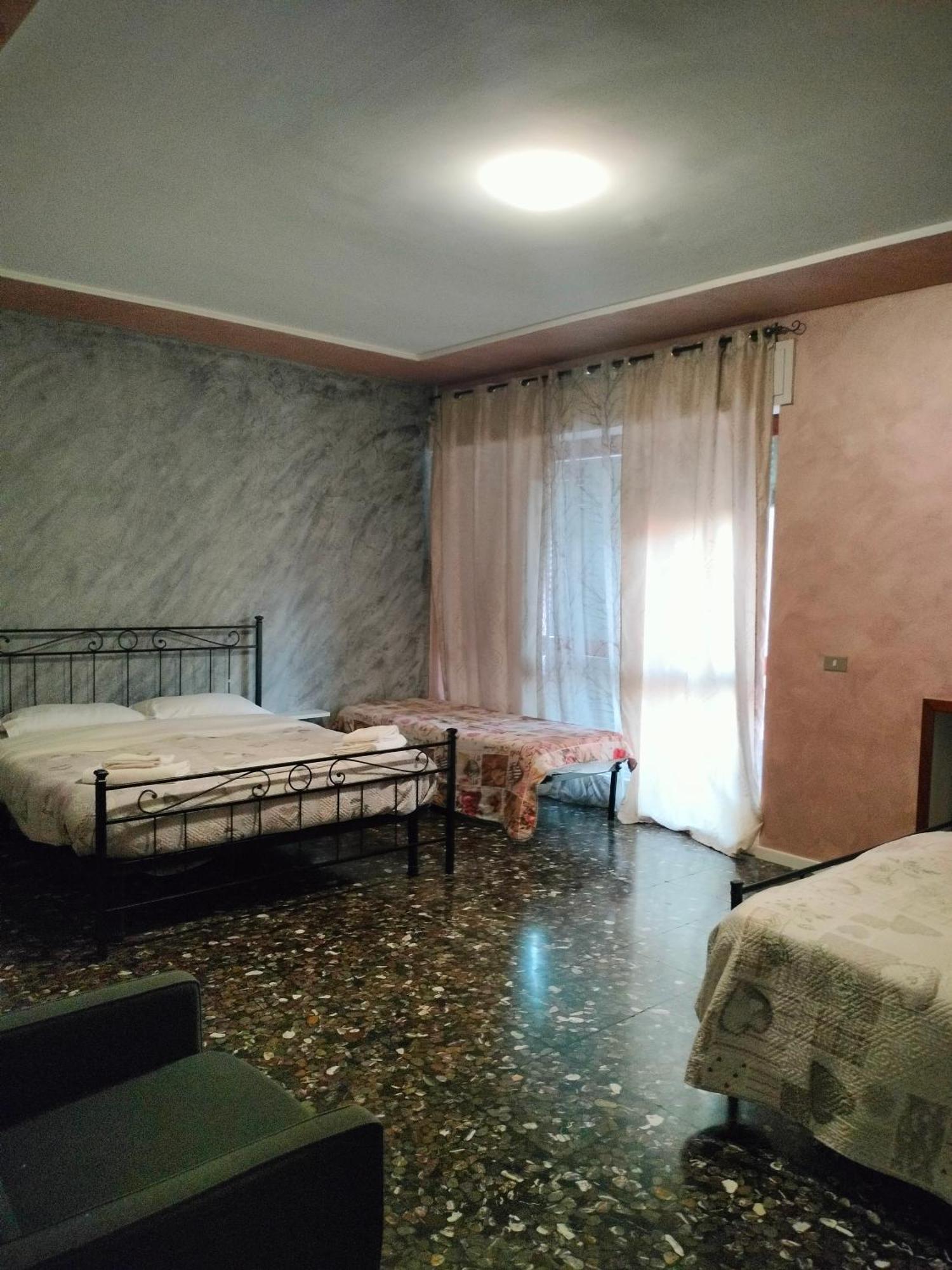 Affittacamere Airport Orio Bergamo Orio al Serio Bagian luar foto