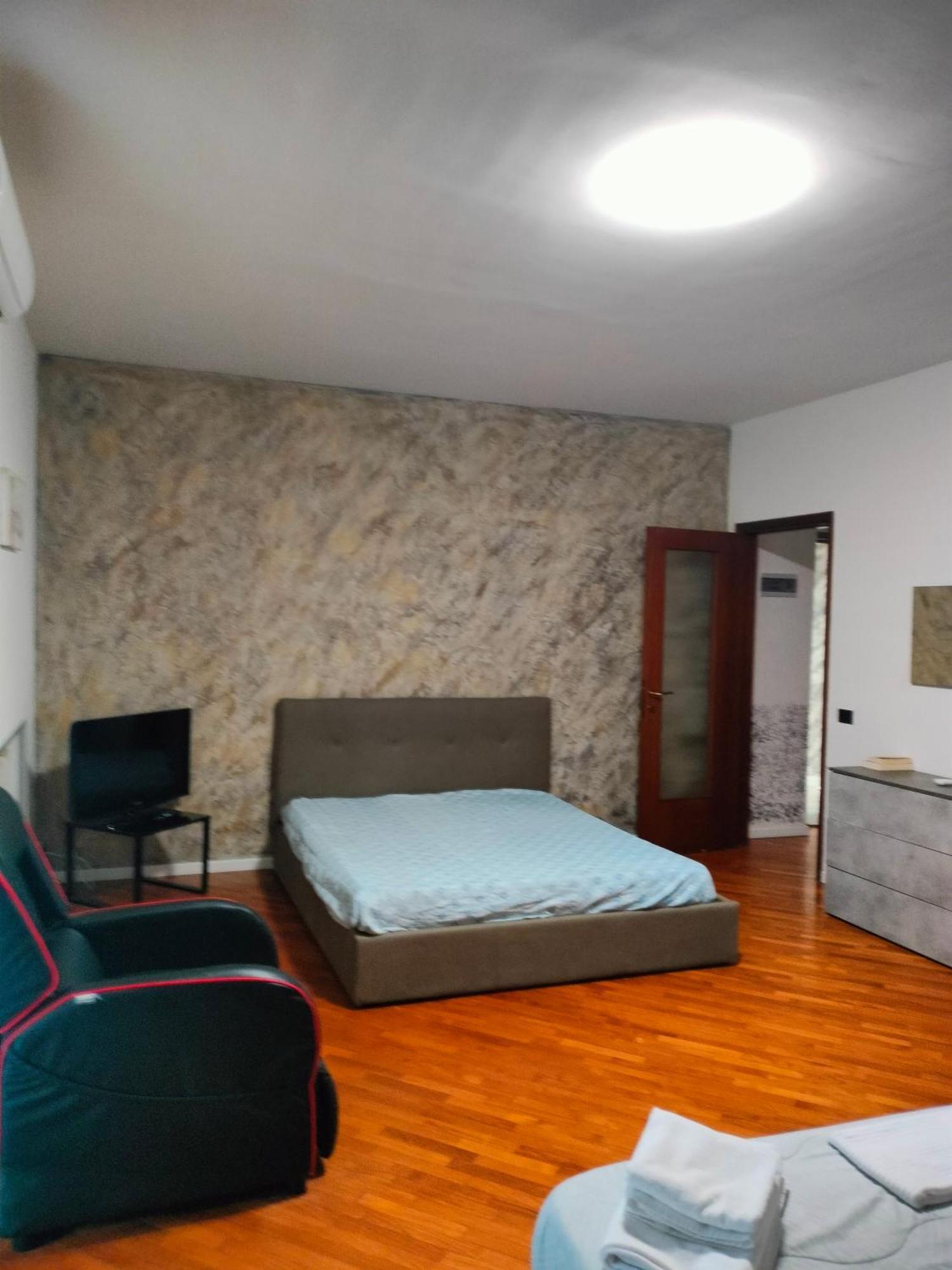 Affittacamere Airport Orio Bergamo Orio al Serio Bagian luar foto